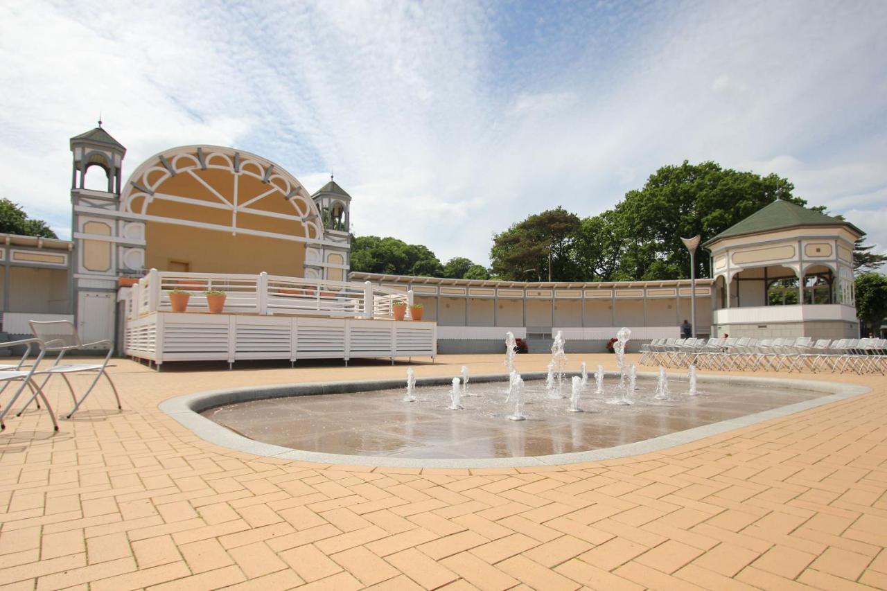 Mit Meerblick Und Terrasse, Gratis Nutzung Vom Ahoi Erlebnisbad Und Sauna In Sellin - Meeresblick Fewo 68 Goehren  Kültér fotó